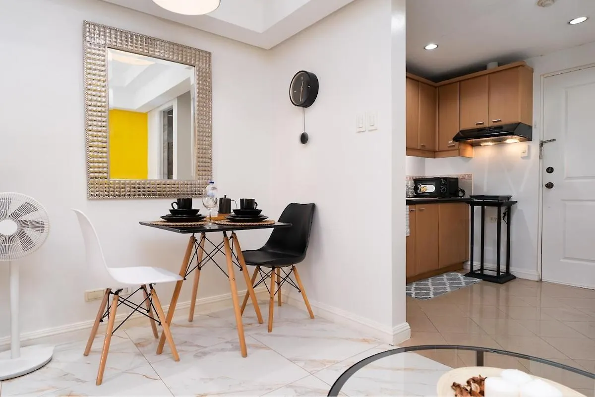 Greenbelt Makati Condo With Balcony & Park Views Manila 0*,