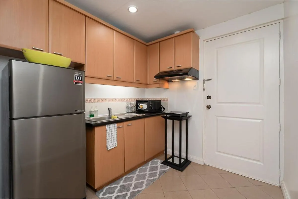 Greenbelt Makati Condo With Balcony & Park Views Manila